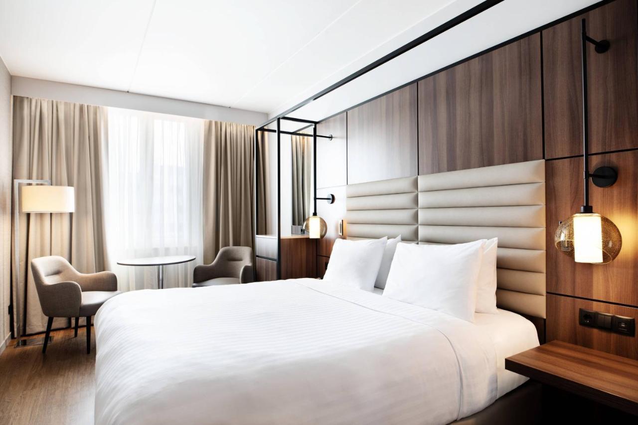 Ac Hotel By Marriott Stockholm Ulriksdal Solna Bagian luar foto
