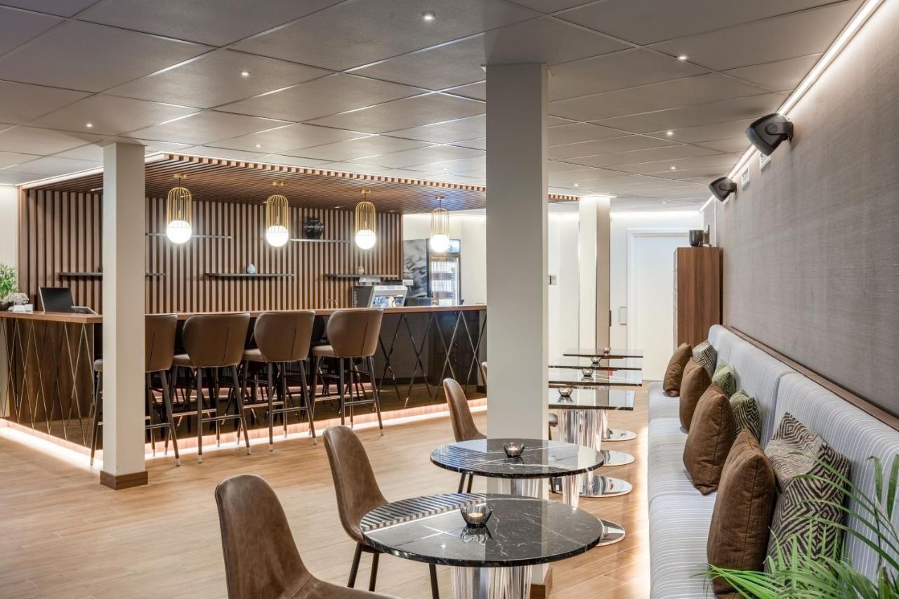 Ac Hotel By Marriott Stockholm Ulriksdal Solna Bagian luar foto