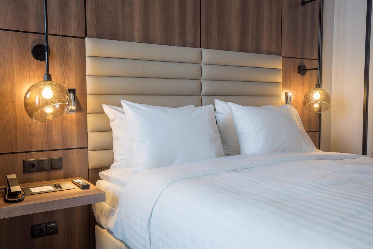 Ac Hotel By Marriott Stockholm Ulriksdal Solna Bagian luar foto