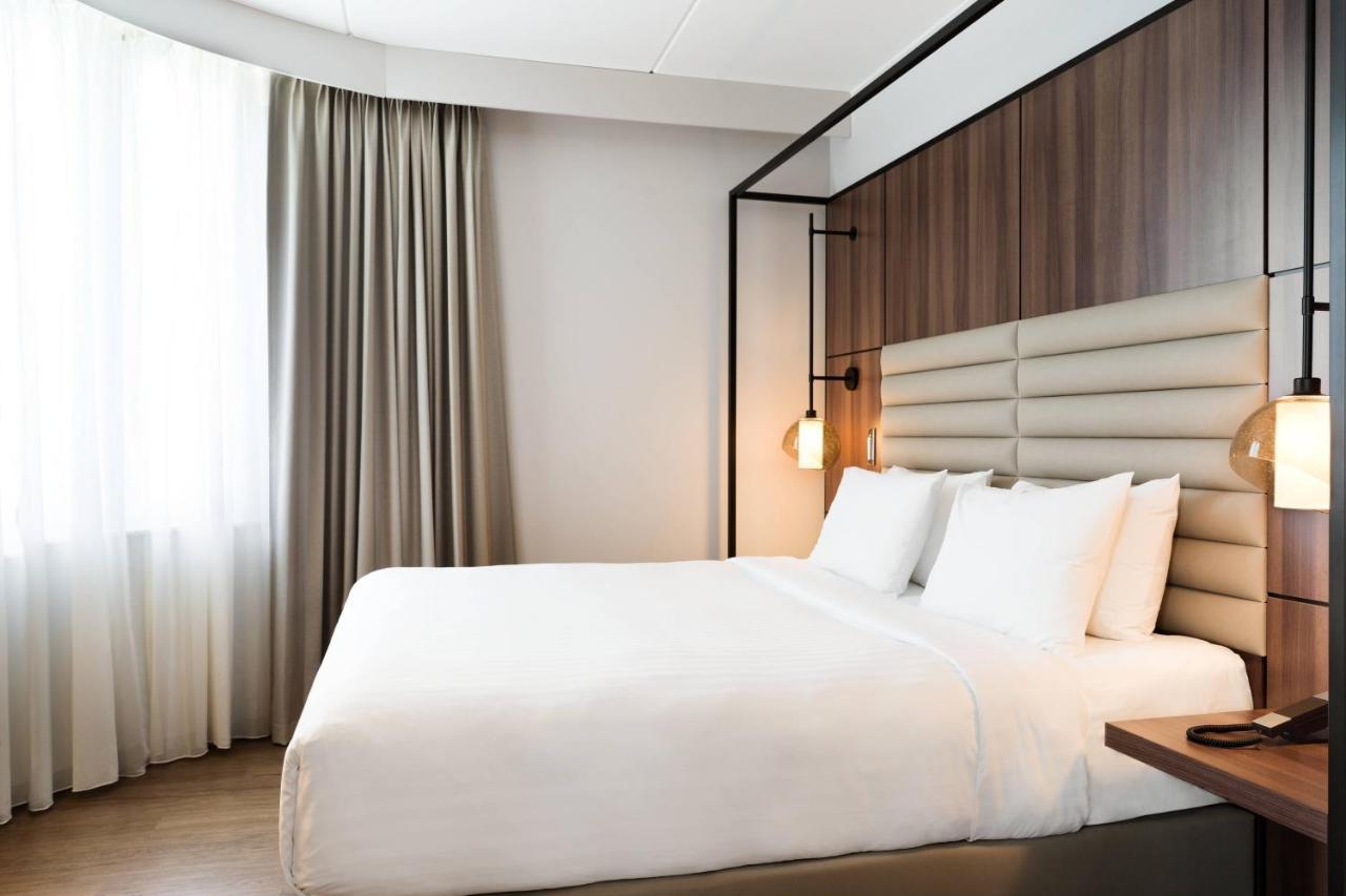 Ac Hotel By Marriott Stockholm Ulriksdal Solna Bagian luar foto
