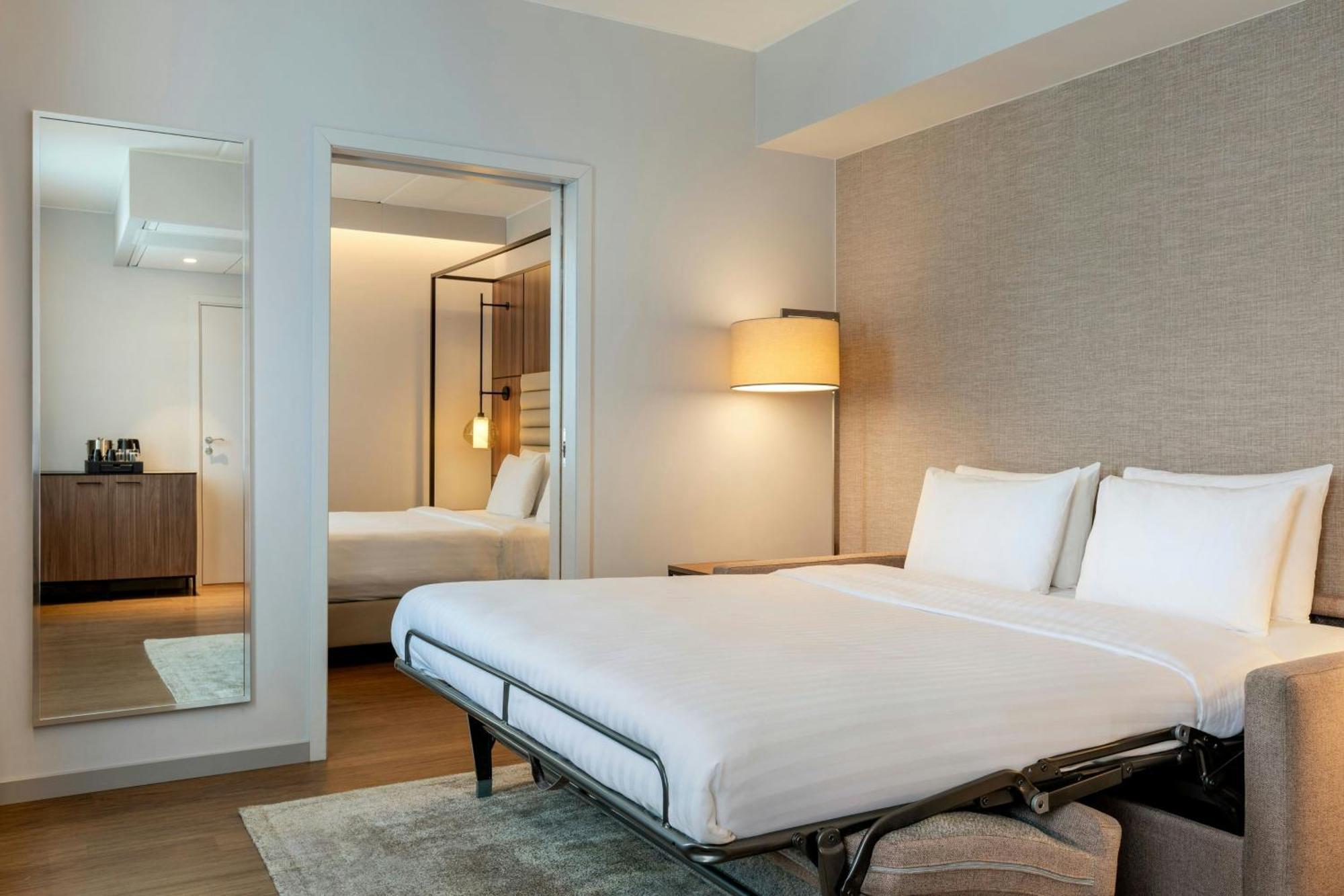 Ac Hotel By Marriott Stockholm Ulriksdal Solna Bagian luar foto
