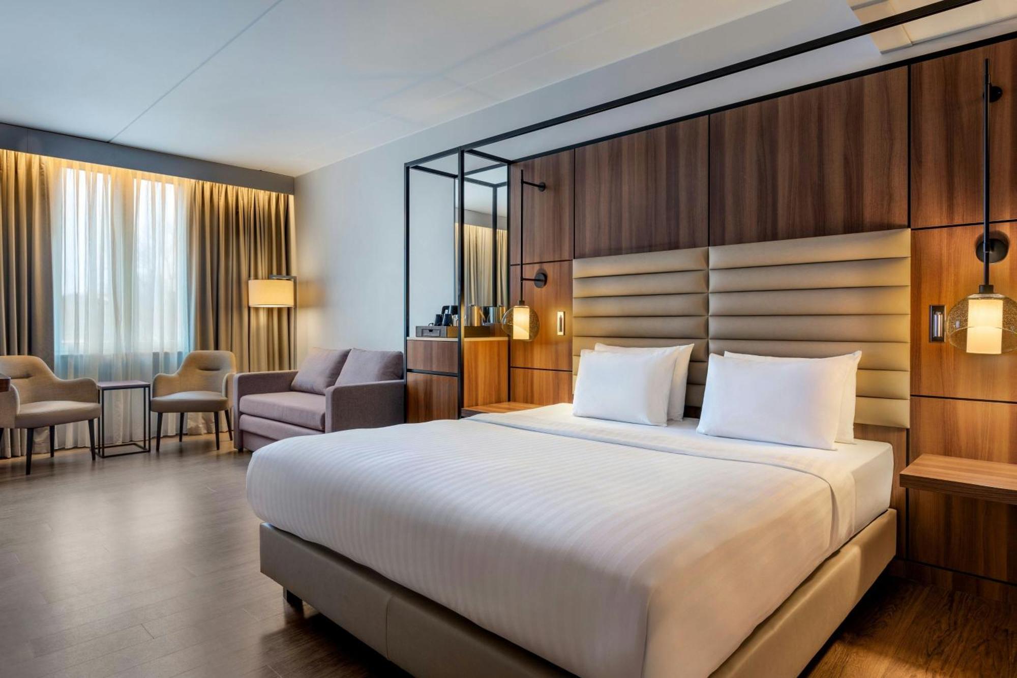 Ac Hotel By Marriott Stockholm Ulriksdal Solna Bagian luar foto