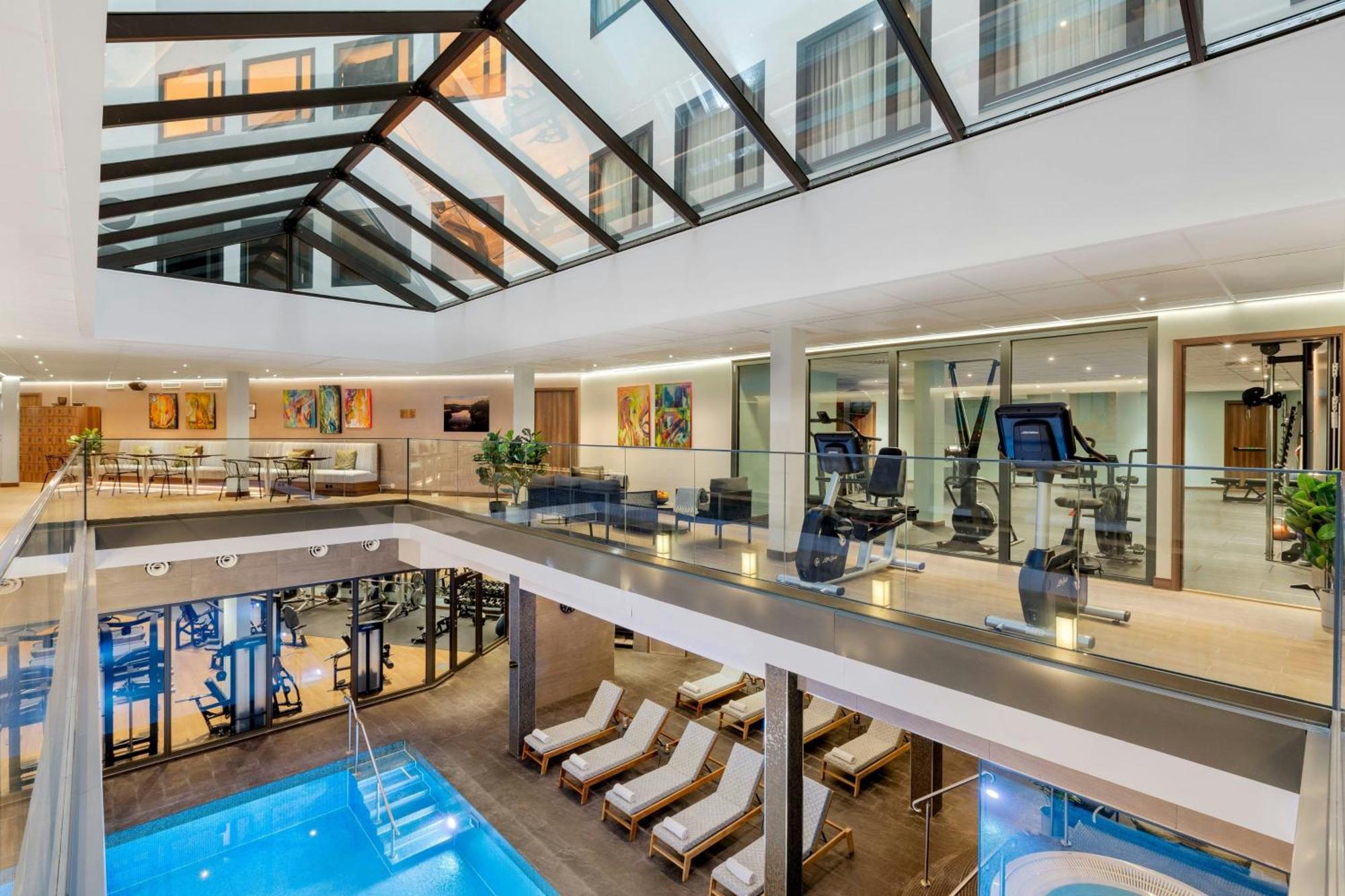 Ac Hotel By Marriott Stockholm Ulriksdal Solna Bagian luar foto